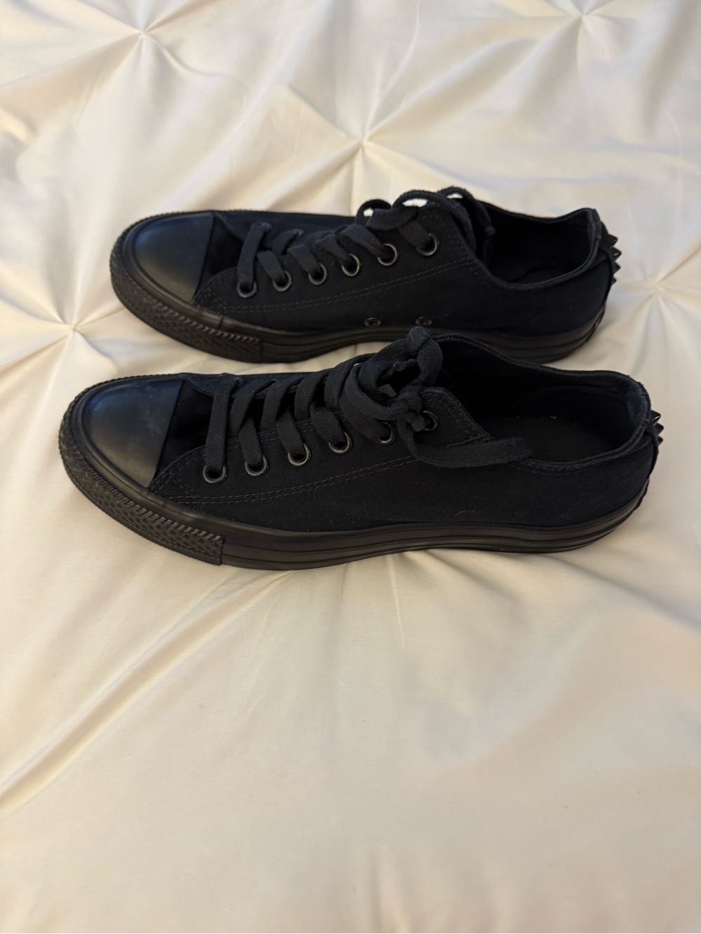 Black Converse Sneakers Size 8 Women’s